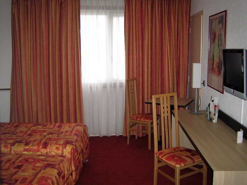 Inter-Hotel La Closerie Beaune Beaune  Bilik gambar