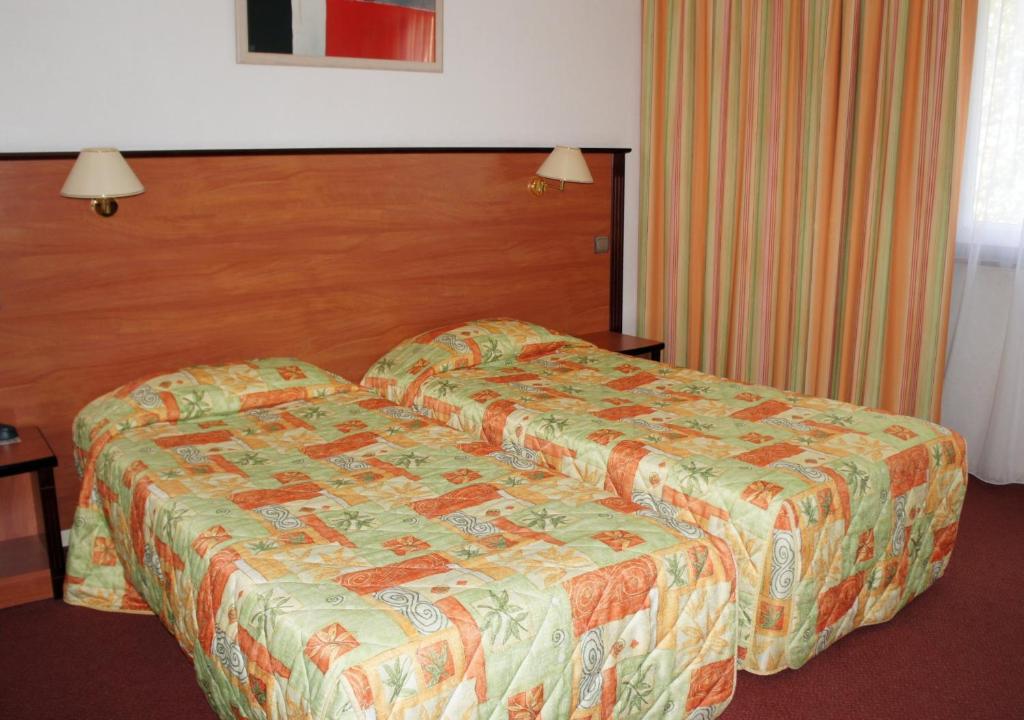 Inter-Hotel La Closerie Beaune Beaune  Bilik gambar