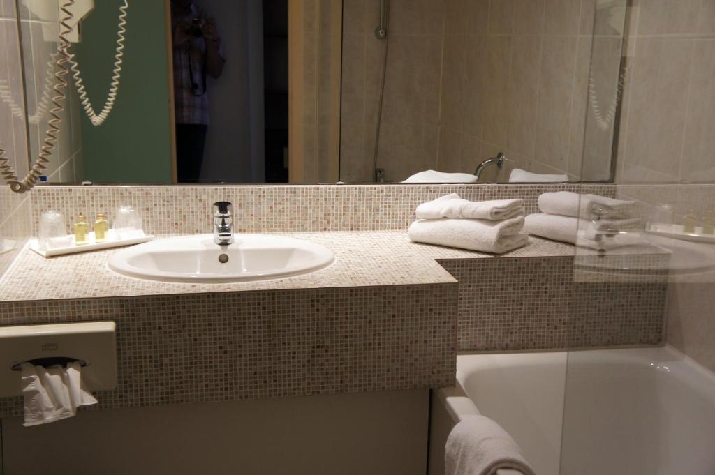 Inter-Hotel La Closerie Beaune Beaune  Luaran gambar
